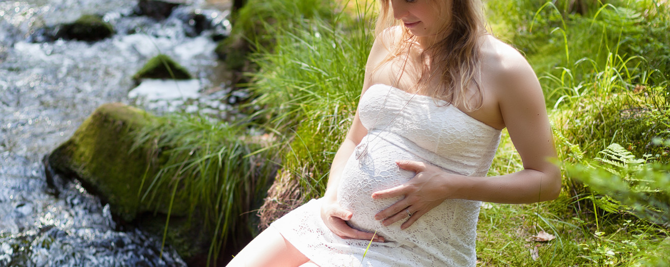 Madlen´s Babybauch-Wald-Shooting